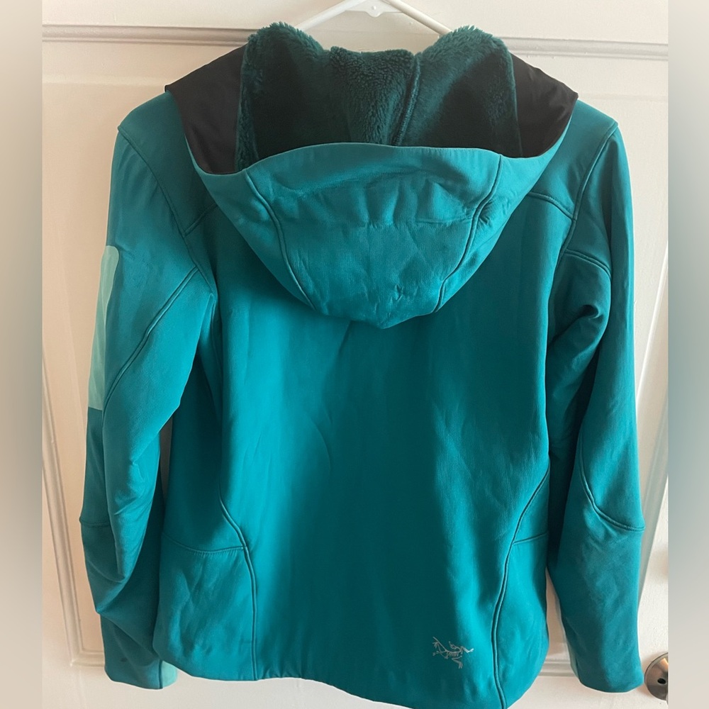 Arc'teryx Women's Green Winter Jacket size small - Picture 2 of 10